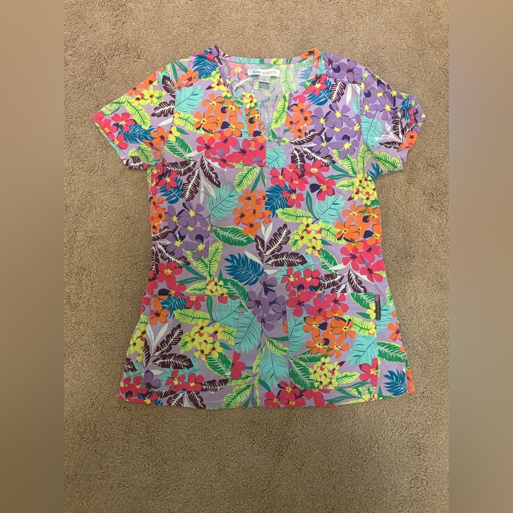 Koi Pink and Purple scrub top size small